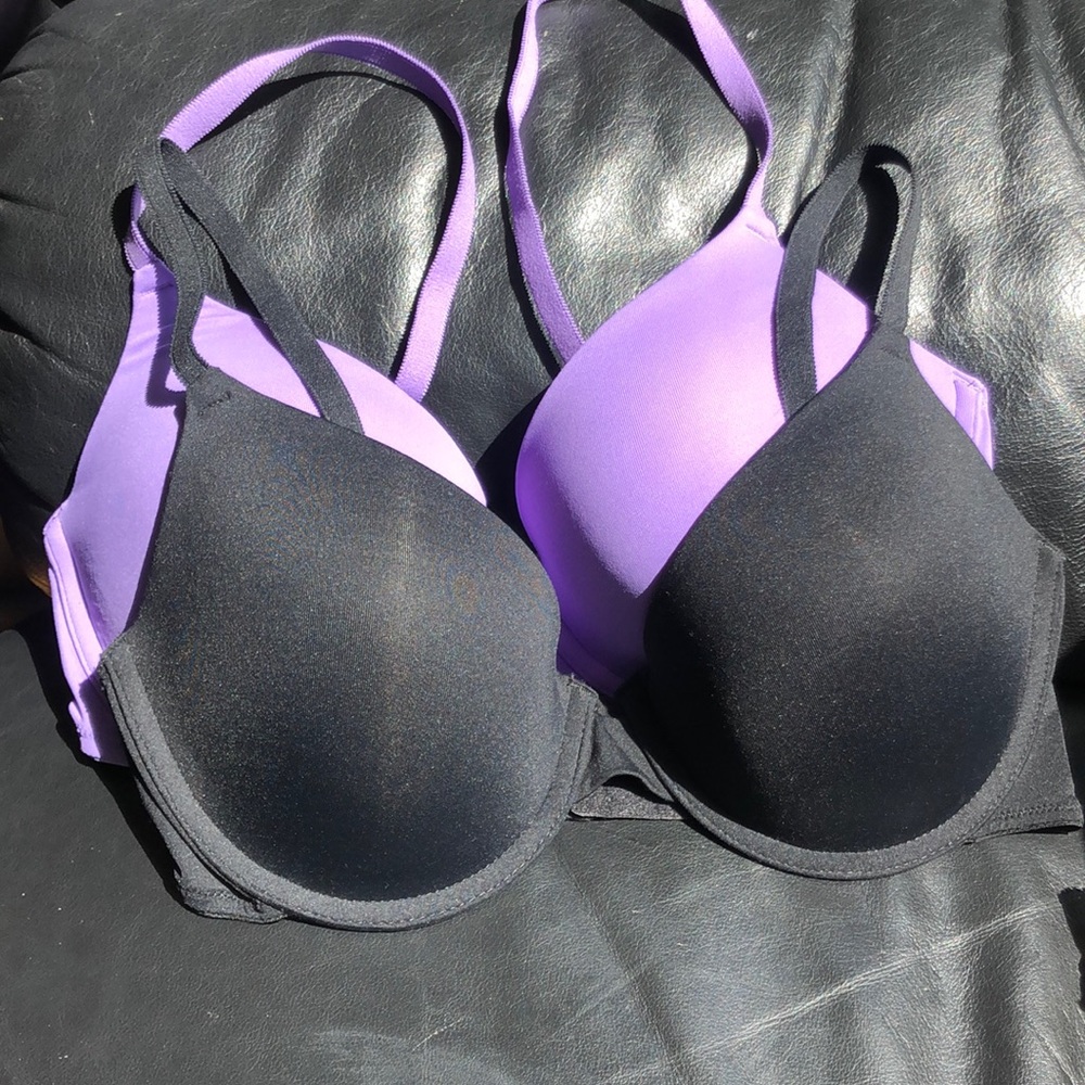2 pack never worn Victoria Secret Pink paded bras!